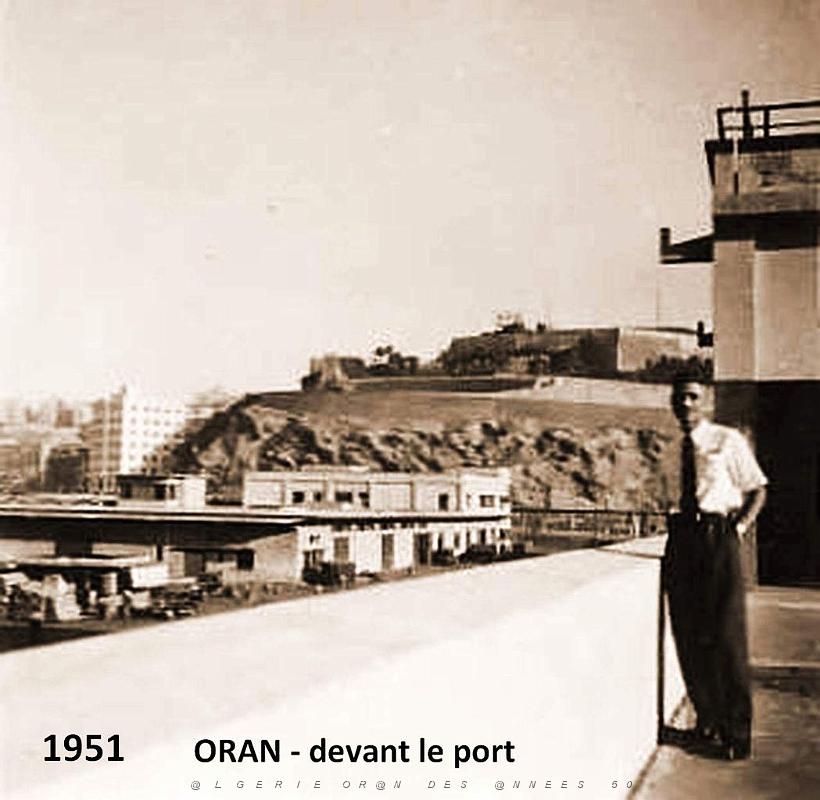 Oran - devant le port.jpg